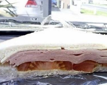 Cliente se indignó por su sándwich