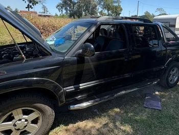 Le robaron a una familia su camioneta con casa rodante y se llevaron a los hijos de 6 y 8 años.