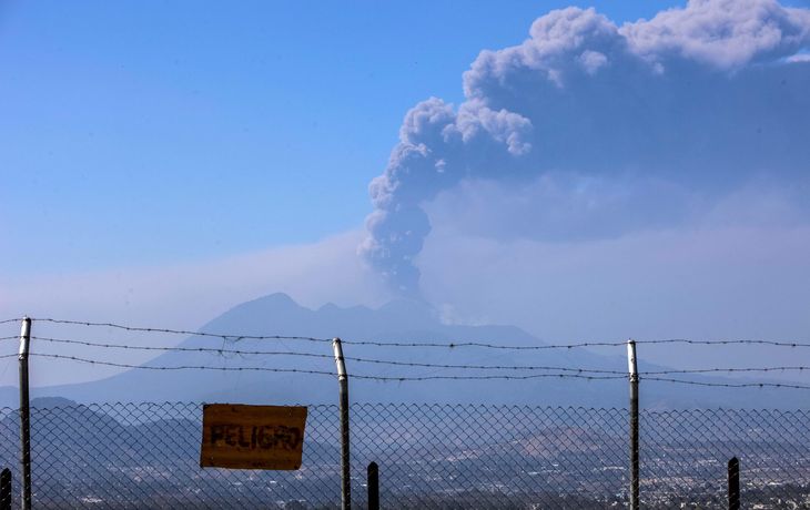 Impresionante erupción del volcán Pacaya en Guatemala