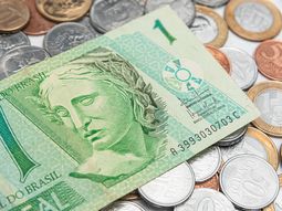 El real continúa sólido a lo largo de los años. El real continúa sólido a lo largo de los años.