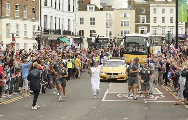 Increíble: intentaron robar la antorcha olímpica en Londres