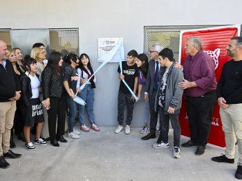 Julio Zamora inauguró la puesta en valor de la Escuela Secundaria N° 39 de Rincón de Milberg