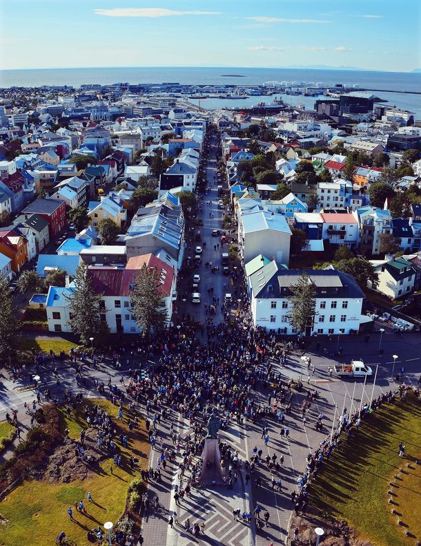 El impactante recibimiento a los Vikingos de Islandia en Reykjavík