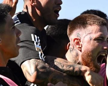 Deportivo Riestra venció 2-0 a Central Córdoba y lidera la Zona B