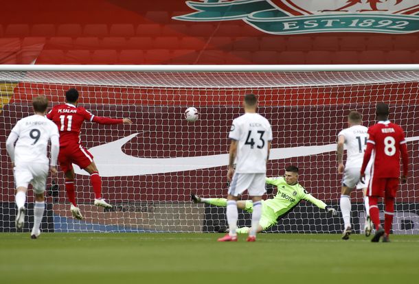 Liverpool le ganó al Leeds en el debut de Marcelo Bielsa en la Premier League