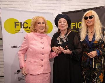 Graciela Borges recibió el doctorado honoris causa de la UBA