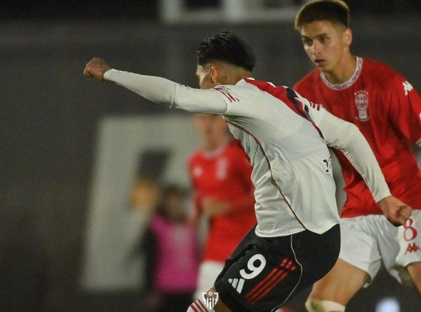 Atención Marcelo Gallardo: los dos golazos de Agustín Ruberto en la reserva de River