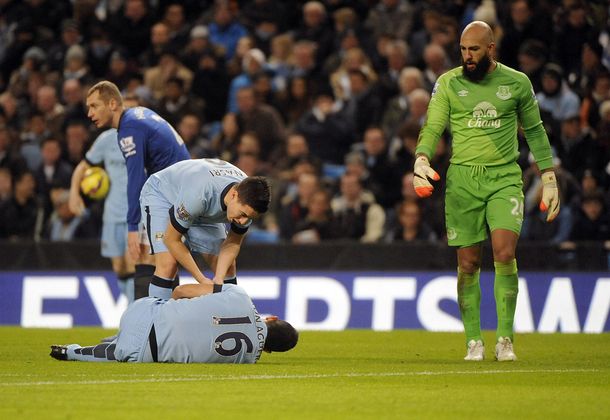 Manchester City ganó pero Agüero se retiró lesionado