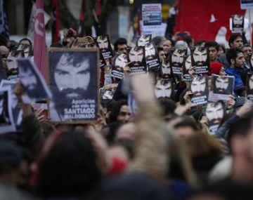 Una de las primeras marchas por Santiago Maldonado