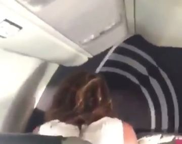 Sexo en el avión se volvió viral