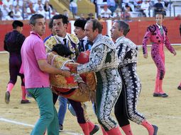 karma: muere un torero corneado durante una corrida en espana karma: muere un torero corneado durante una corrida en espana