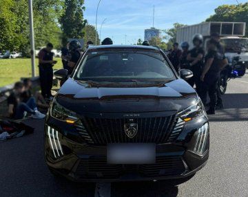 Cayeron dos jóvenes de 19 y 20 años en un auto robado: tienen un frondoso prontuario