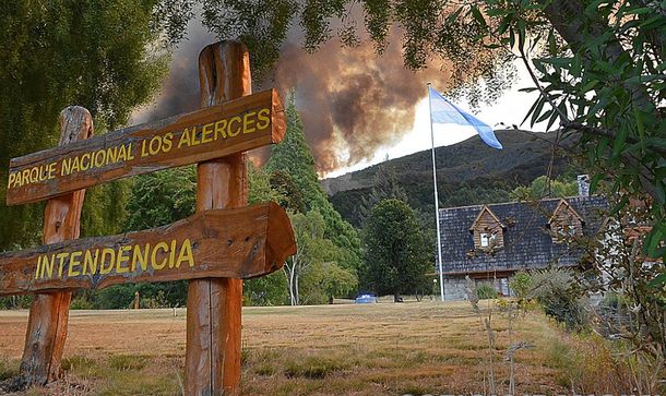 El incendio en Chubut está descontrolado y avanza en Lago Puelo