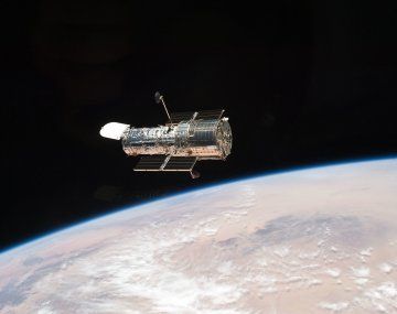 Expectativa por anuncio de la NASA sobre descubrimiento del telescopio Hubble