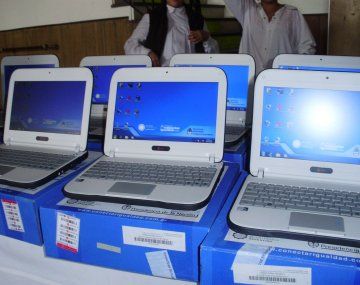 El Gobierno entregará notebooks a chicos y docentes