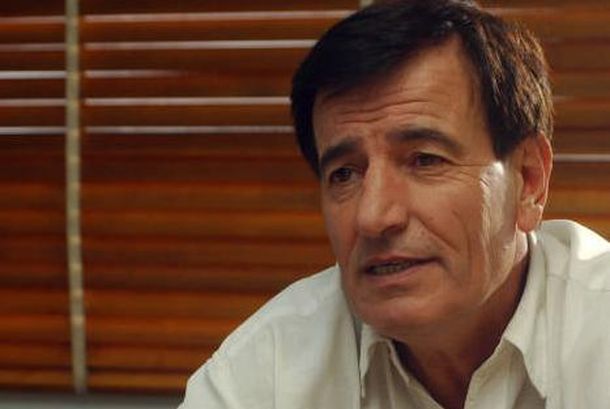 Se tiró del auto en movimiento para escapar de sus captores