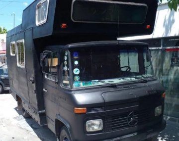 Le robaron una casa rodante al cantante de Las Pastillas del Abuelo