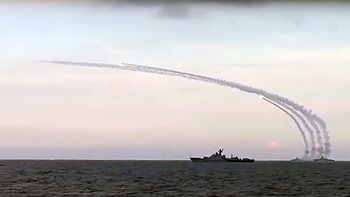 rusia difundio un video de los ataques con misiles contra siria rusia difundio un video de los ataques con misiles contra siria