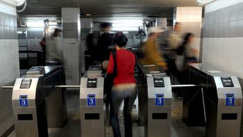 desde hoy, los viajes en subte solo se podran pagar con sube o monedero desde hoy, los viajes en subte solo se podran pagar con sube o monedero