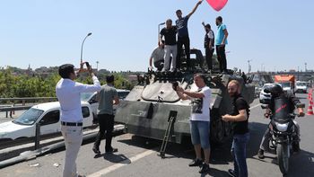 ascienden a 265 los muertos por el intento de golpe de estado en turquia ascienden a 265 los muertos por el intento de golpe de estado en turquia