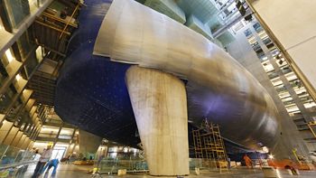 esta es la ballena azul flotante que competira con el teatro colon esta es la ballena azul flotante que competira con el teatro colon