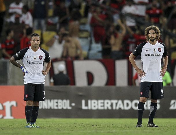 Desazón de los jugadores de San Lorenzo tras la goleada en el Maracaná