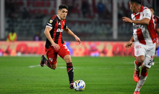Quién es Santiago Lencina, la joya chaqueña que brilló con un doblete en la goleada de River a Instituto