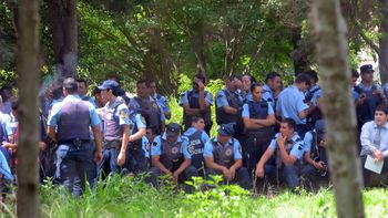 policias aceptan de palabra la oferta y cesarian la protesta policias aceptan de palabra la oferta y cesarian la protesta