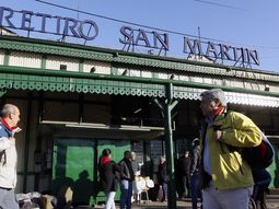 sorpresivo paro en las lineas san martin y belgrano sur sorpresivo paro en las lineas san martin y belgrano sur