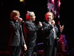Dyango junto a su hijo y su nieto enamoraron al público argentino en el Luna Park
