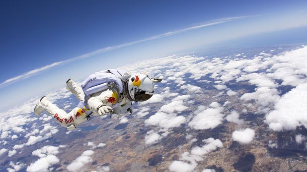 Revelan una grabación inédita del salto de Felix Baumgartner