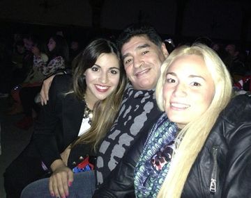 Gianinna, con su papá y Rocío Oliva