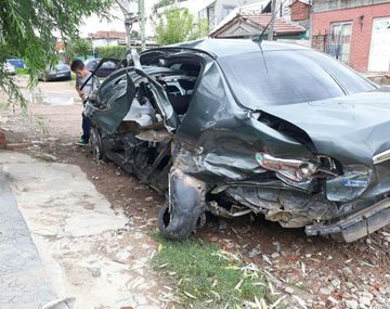 Así quedó el auto que chocó el jugador de Vélez