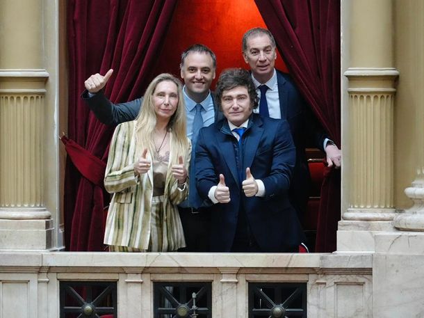 Javier Milei asistió a la jura en Diputados donde La Libertad Avanza se convirtió en primera minoría