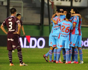 Debut y goleada para Martín Palermo: Arsenal superó a Lanús