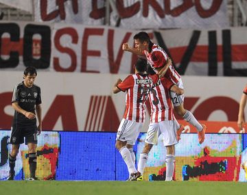Estudiantes reaccionó y le dio vuelta el partido a River