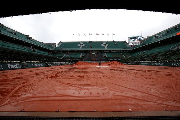 La lluvia obligó a suspender toda la jornada de Roland Garros