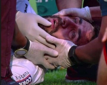 Terrible rodillazo en la nuca dejó inconsciente a Pratto