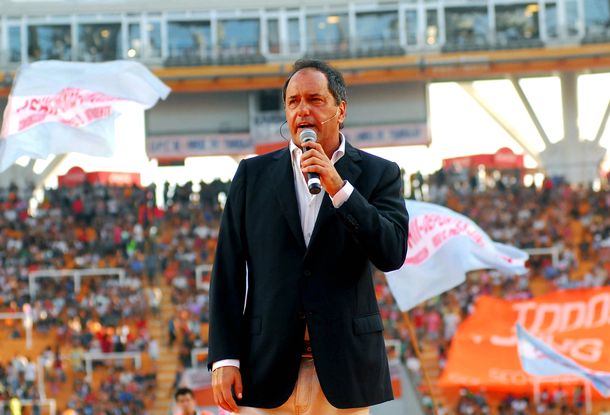 Daniel Scioli: Para mí es normal hablar con todos los sectores
