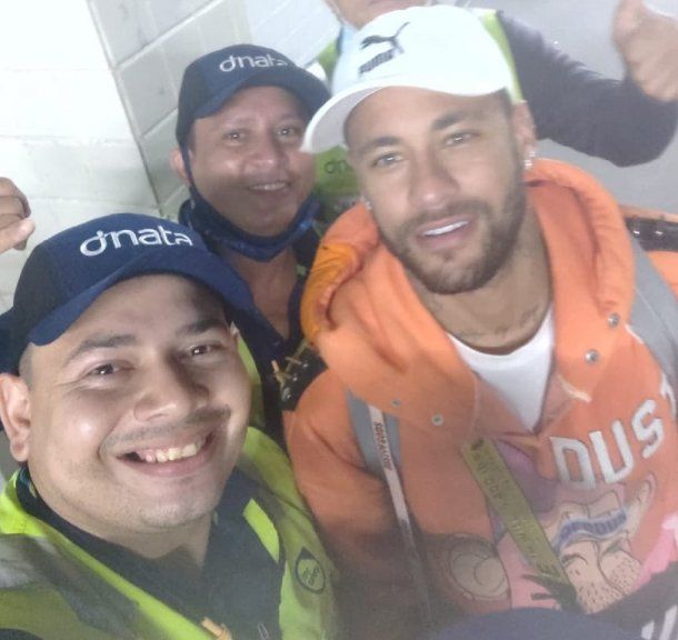 El susto de Neymar: su avión privado aterrizó de emergencia