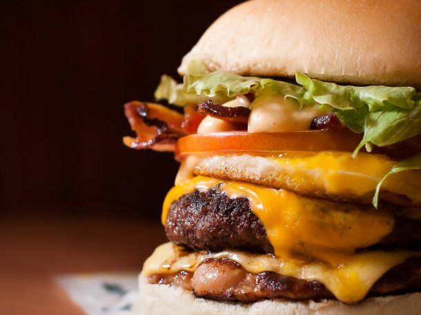 Te echo por fea: con esa frase despidieron a una empleada de una casa de comidas rápidas