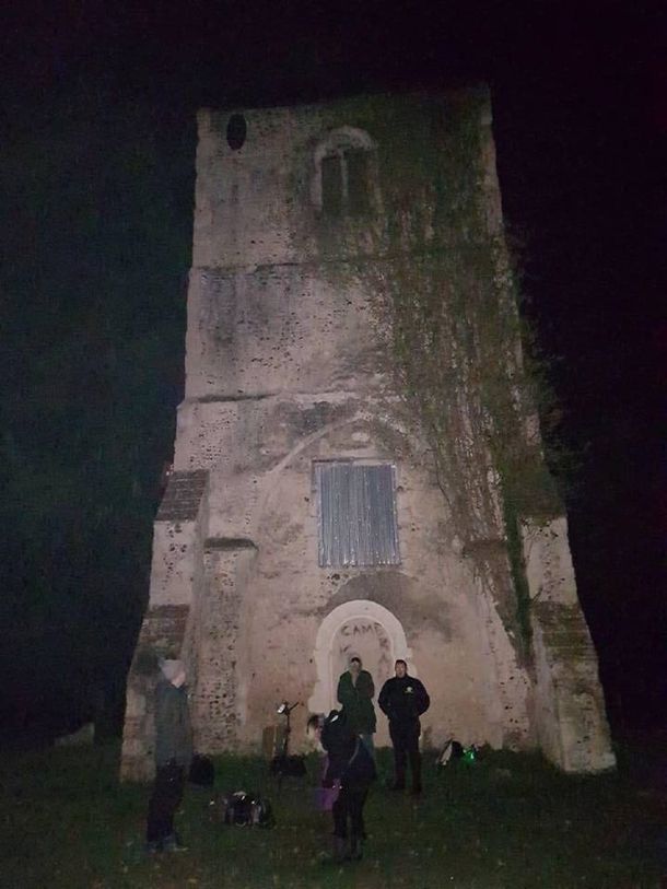 Cazadores de fantasmas logran grabar misteriosas voces en una iglesia abandonada