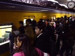Por una medida gremial, el servicio del tren Urquiza permaneció durante dos horas interrumpido.