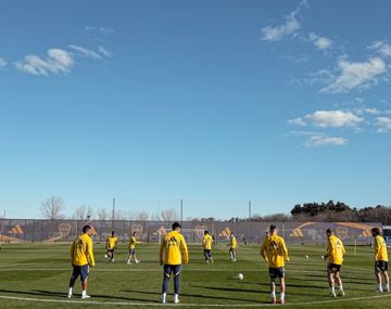 Russo sigue en reposo y Boca se entrena antes del duelo con Rosario Central