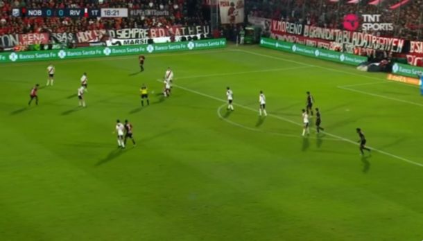 La durísima patada a González Pírez en River-Newells: ¿era para roja?