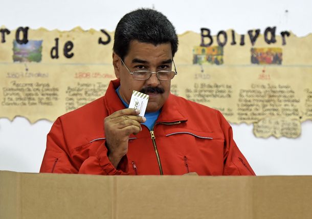 Votó Nicolás Maduro en las elecciones legislativas que se celebran en Venezuela