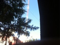 Amenazó con tirarse desde una antena de la Casa de Gobierno