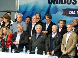 el peronismo disidente le abrio las puertas a scioli y massa el peronismo disidente le abrio las puertas a scioli y massa