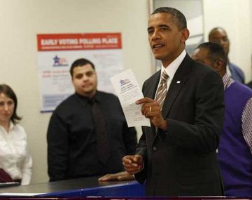 El presidente saliente Barack Obama se sumó al régimen de voto anticipado y sufragó semanas atrás.