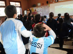 El Gobierno defendió el derecho a ver los partidos del Mundial durante las clases